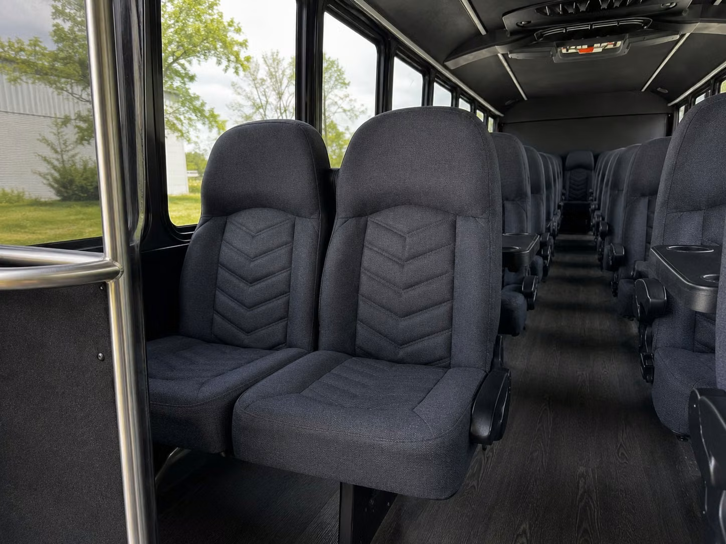 minibus and charter bus rentals for santa barbara zoo and stearns wharf science field trips